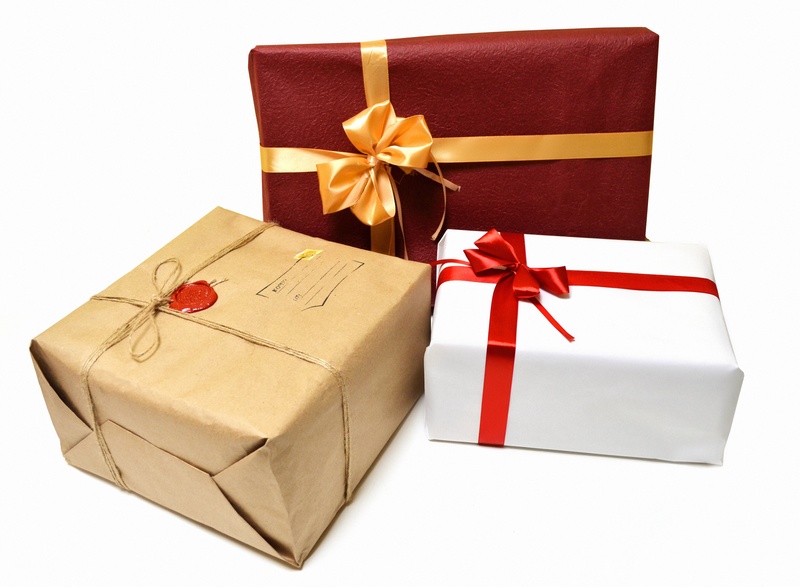 Подарочный пакет «Отдаём подарки»